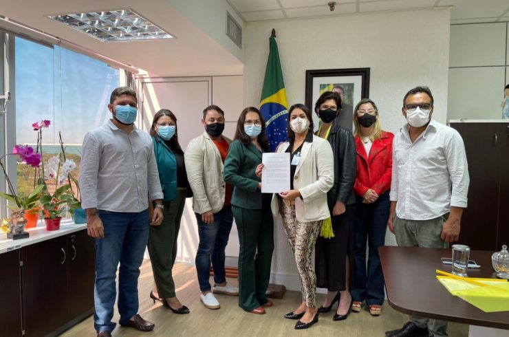 Cabo é primeiro município de Pernambuco a assinar termo federal de compromisso com o mês da primeira infância