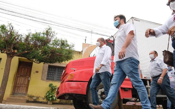 Em giro por municípios do Sertão, Fernando Filho anuncia R$ 1 milhão para a saúde do Cedro