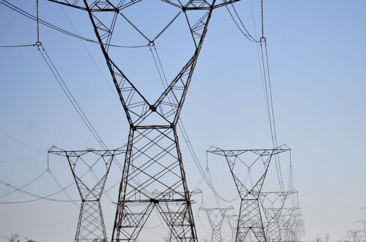 Linhas de transmissão de energia, energia elétrica